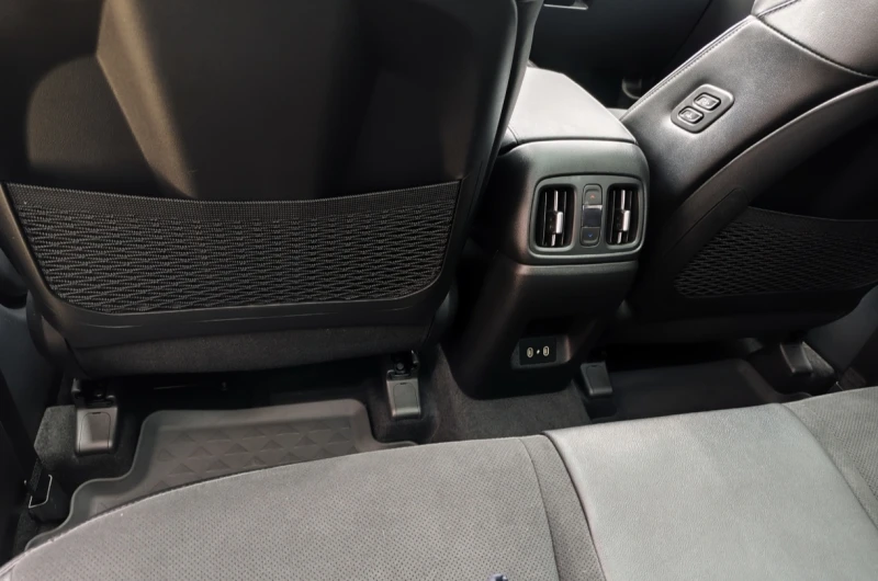 Hyundai Tucson LUXURY 20 TH ANNIVERSARY 1.6HEV/215HP/4X4/, снимка 15 - Автомобили и джипове - 52976759