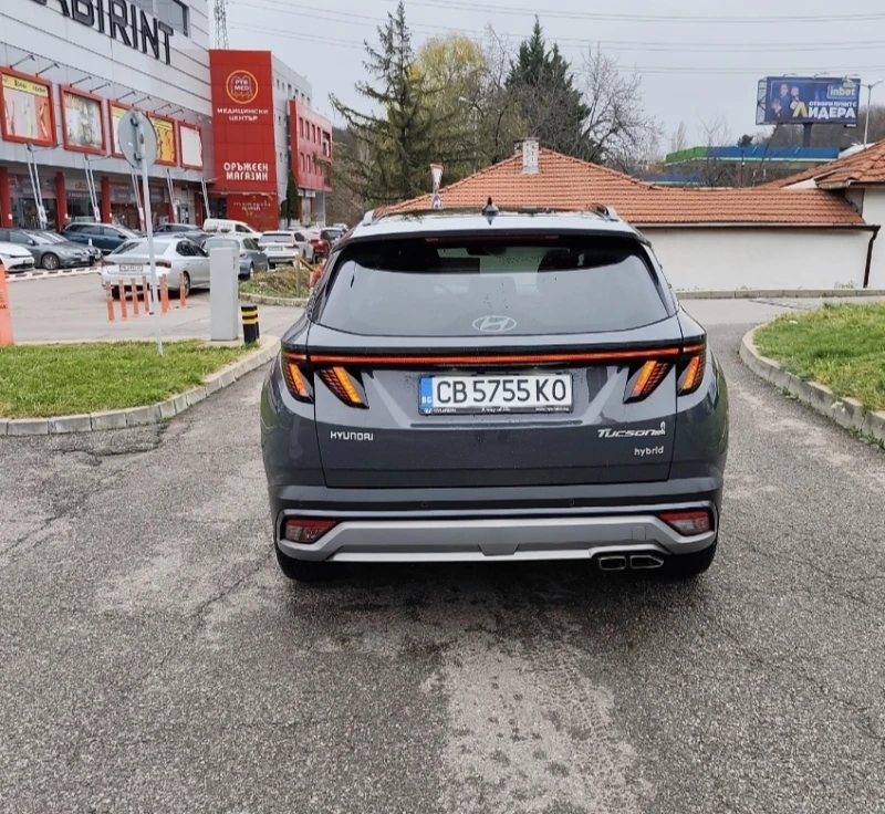 Hyundai Tucson LUXURY 20 TH ANNIVERSARY 1.6HEV/215HP/4X4/, снимка 4 - Автомобили и джипове - 52976759