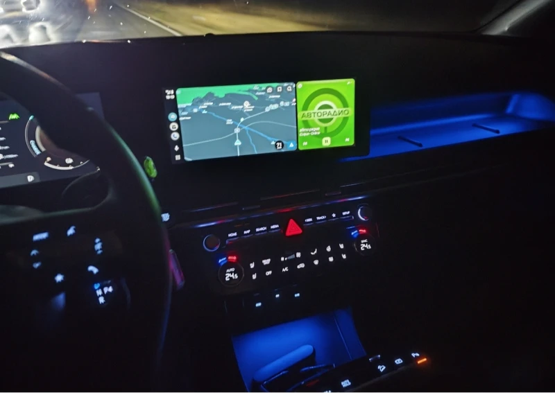 Hyundai Tucson LUXURY 20 TH ANNIVERSARY 1.6HEV/215HP/4X4/, снимка 12 - Автомобили и джипове - 52976759