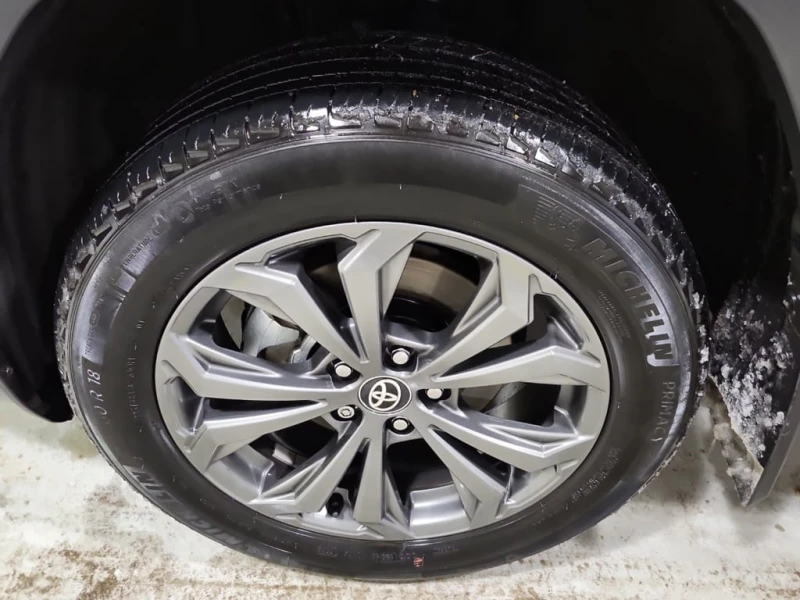 Toyota Rav4 * HYBRID XLE * CARFAX * БЕЗ ПЪРВОНАЧАЛНА ВНОСКА, снимка 6 - Автомобили и джипове - 53235359