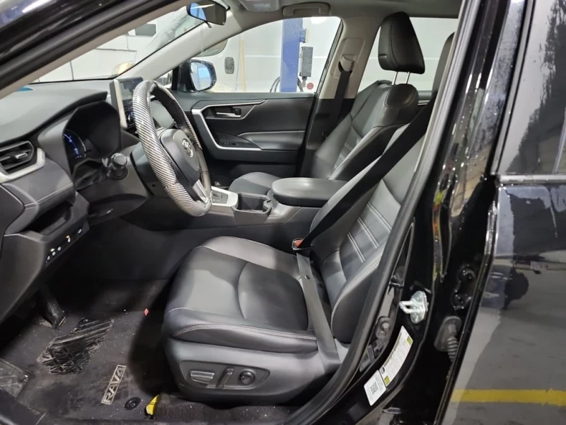 Toyota Rav4 * HYBRID XLE * CARFAX * БЕЗ ПЪРВОНАЧАЛНА ВНОСКА, снимка 5 - Автомобили и джипове - 53235359