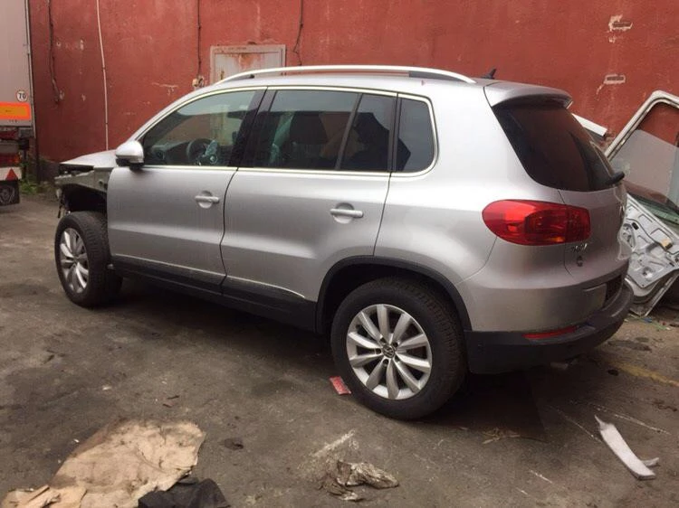 VW Tiguan 2.0TDI-CR-140, снимка 17 - Автомобили и джипове - 20892416