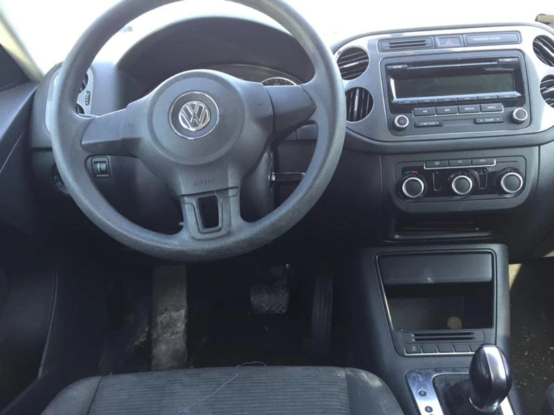 VW Tiguan 2.0TDI-CR-140, снимка 14 - Автомобили и джипове - 20892416