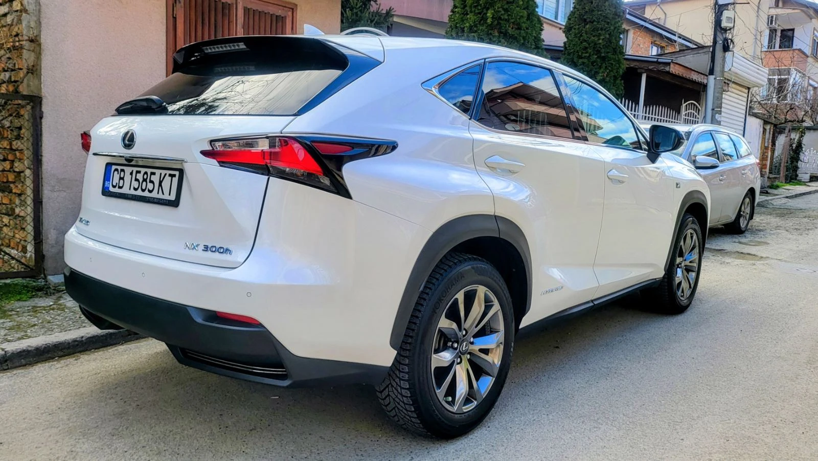 Lexus NX 300h F Sport, снимка 3 - Автомобили и джипове - 53794861