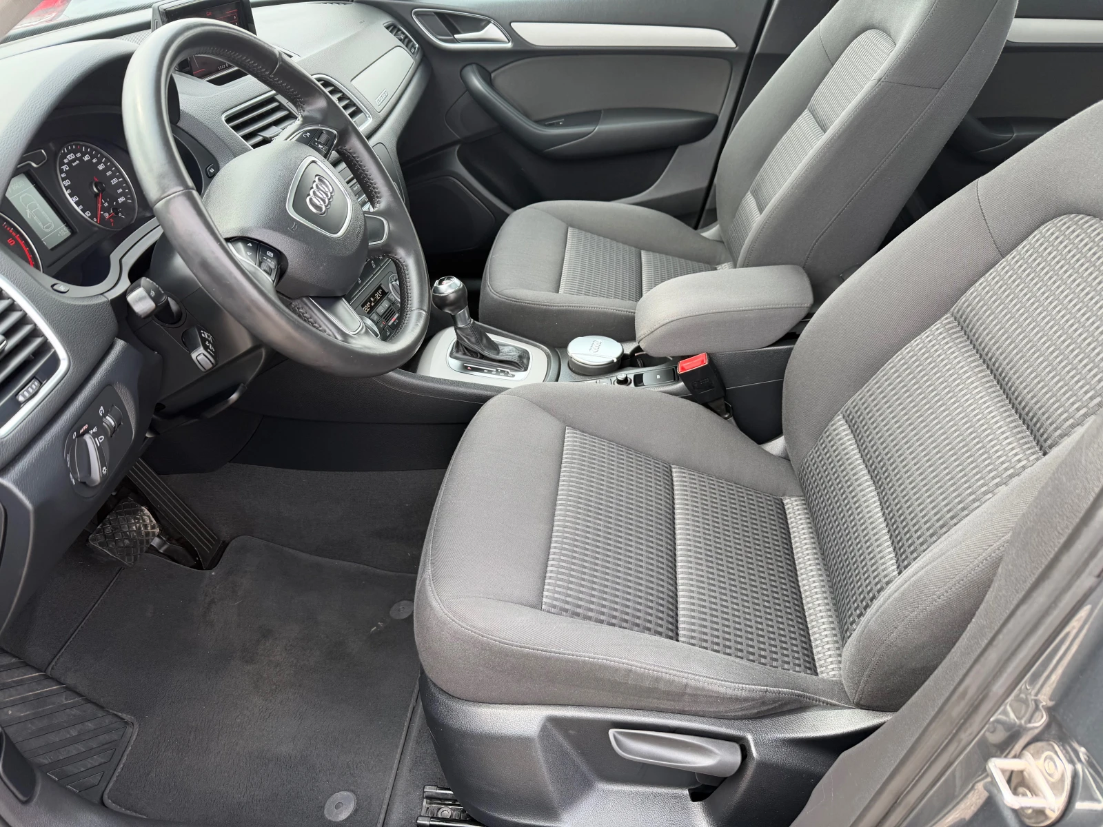 Audi Q3 2.0 TDI QUATTRO(КАТО НОВА), снимка 9 - Автомобили и джипове - 53985822