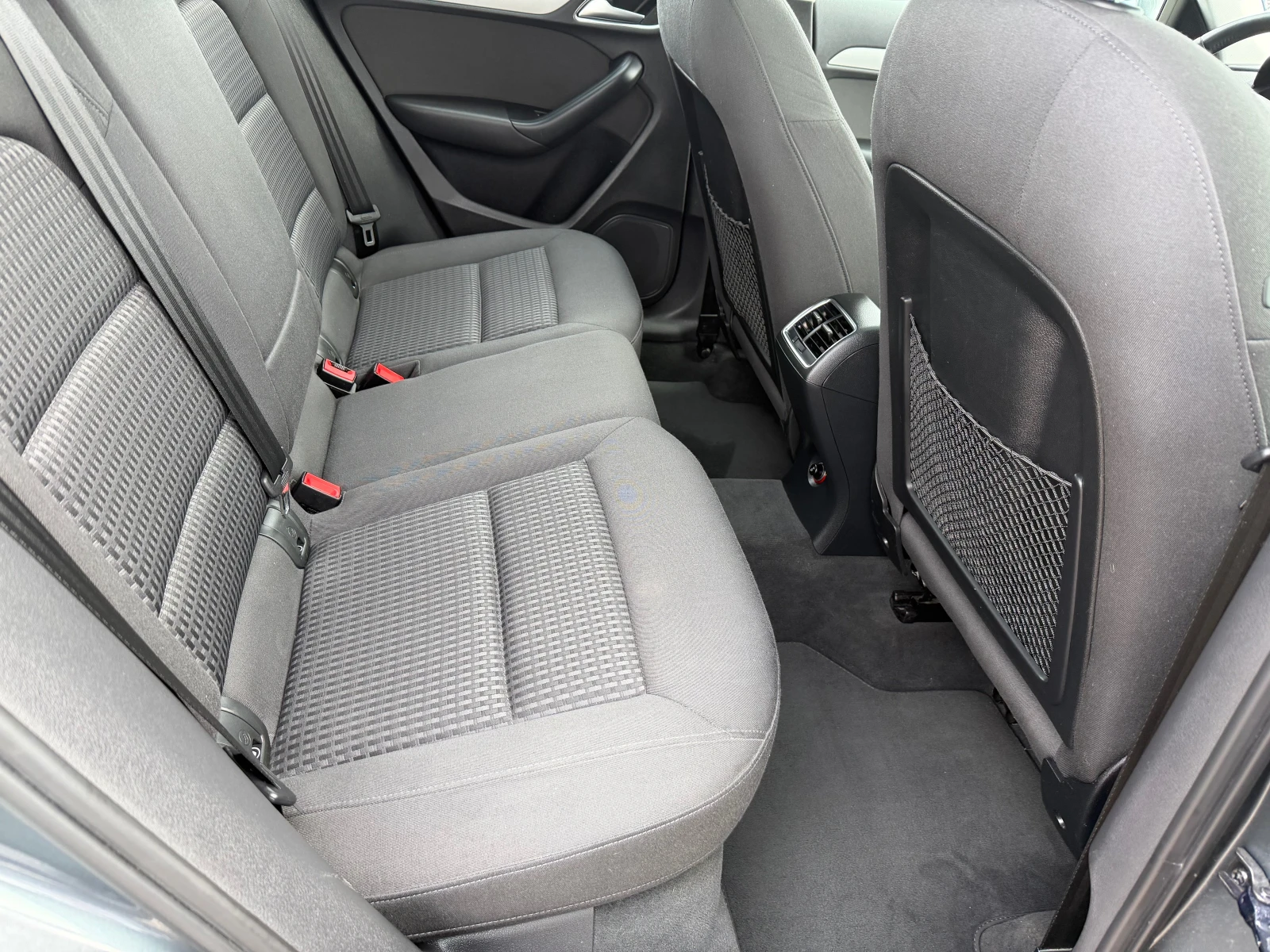 Audi Q3 2.0 TDI QUATTRO(КАТО НОВА), снимка 15 - Автомобили и джипове - 53985822