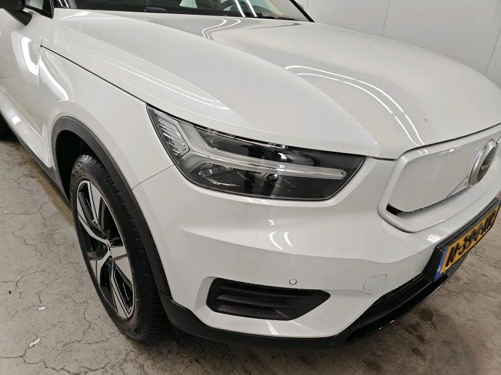 Volvo XC40 Plus - Twin Motor, снимка 2 - Автомобили и джипове - 54147601
