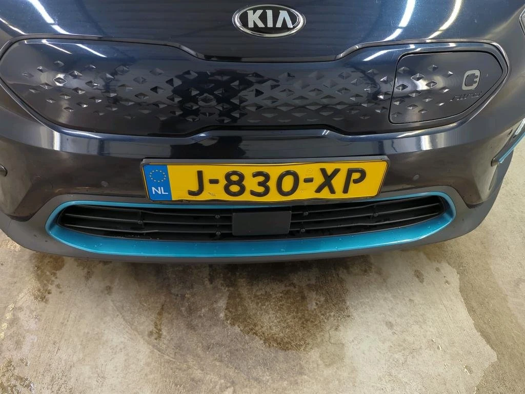 Volvo XC40 Plus - Twin Motor, снимка 10 - Автомобили и джипове - 54147601