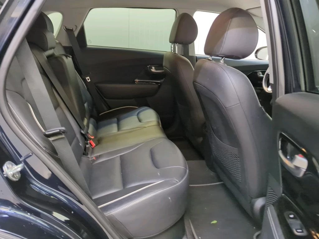 Volvo XC40 Plus - Twin Motor, снимка 14 - Автомобили и джипове - 54147601