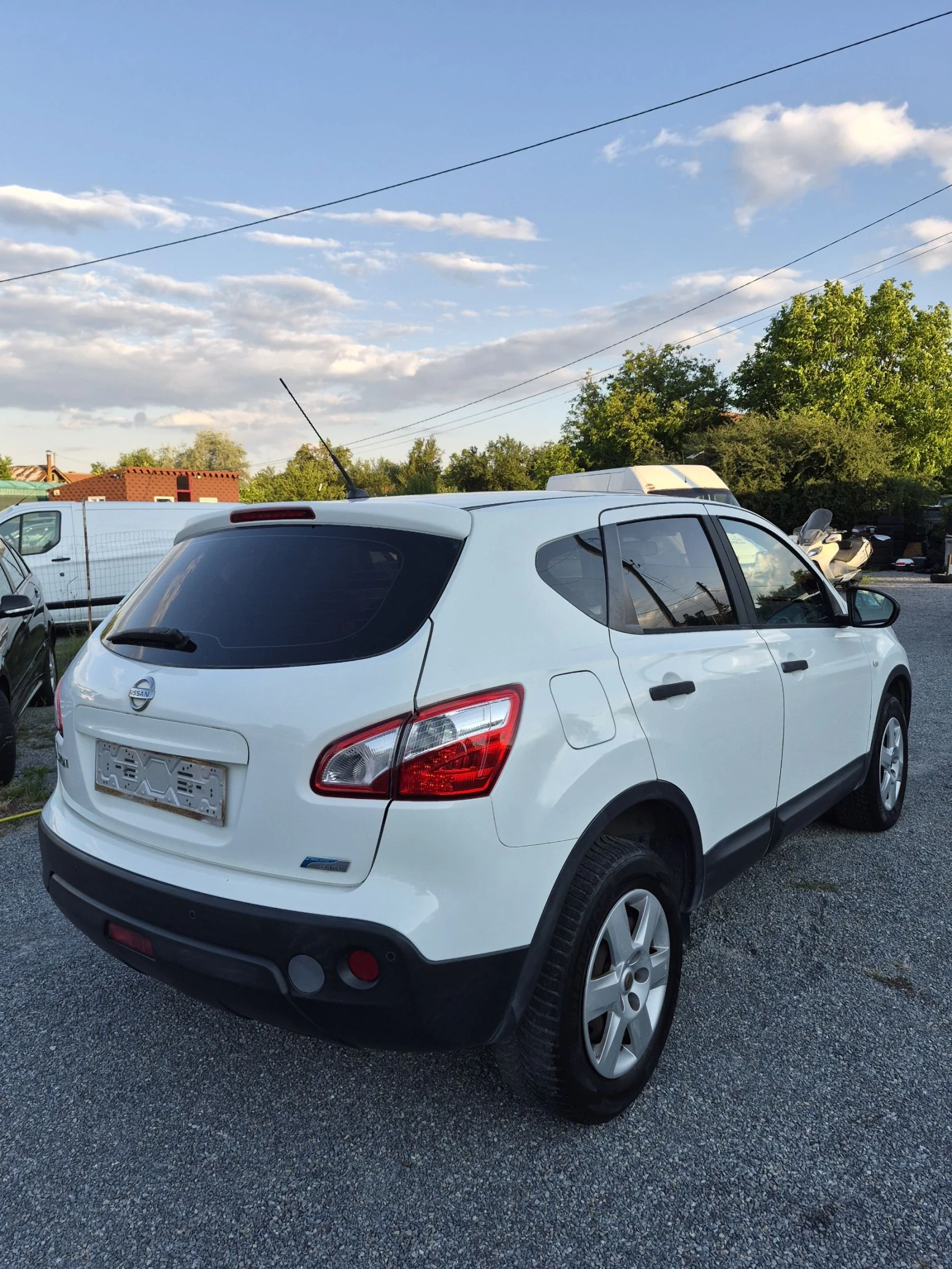 Nissan Qashqai 1.5 DCI Evro 5, снимка 4 - Автомобили и джипове - 55280323