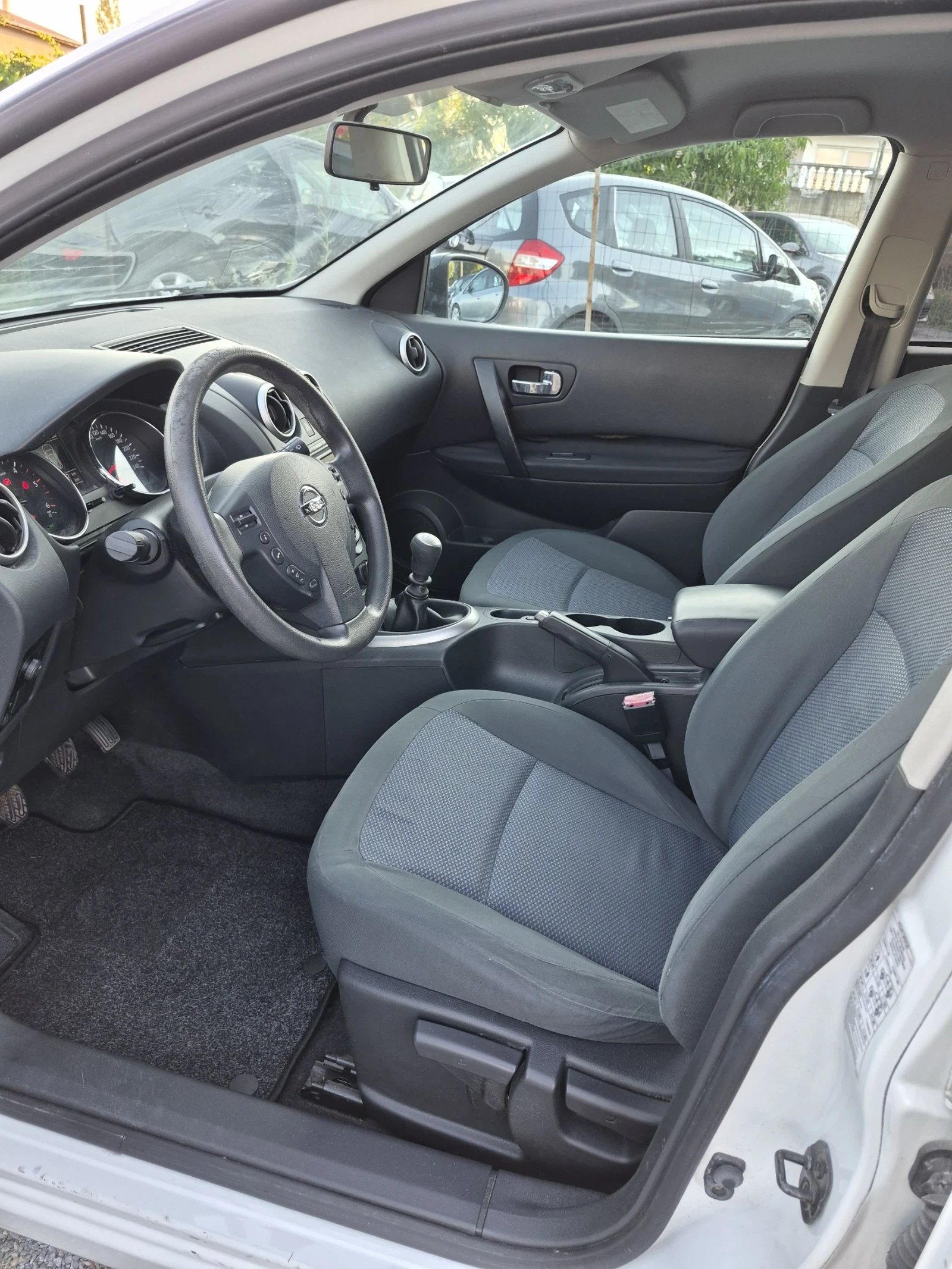 Nissan Qashqai 1.5 DCI Evro 5, снимка 7 - Автомобили и джипове - 55280323
