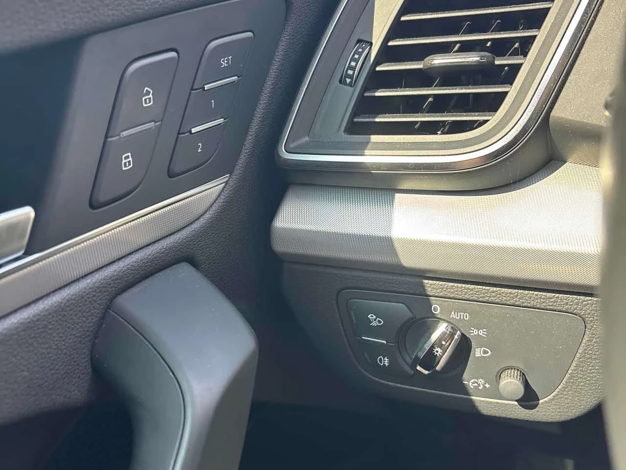 Audi Q5 Technik / 360 / DISTRONIC / LED/ОБДУХВАНЕ , снимка 11 - Автомобили и джипове - 55555153