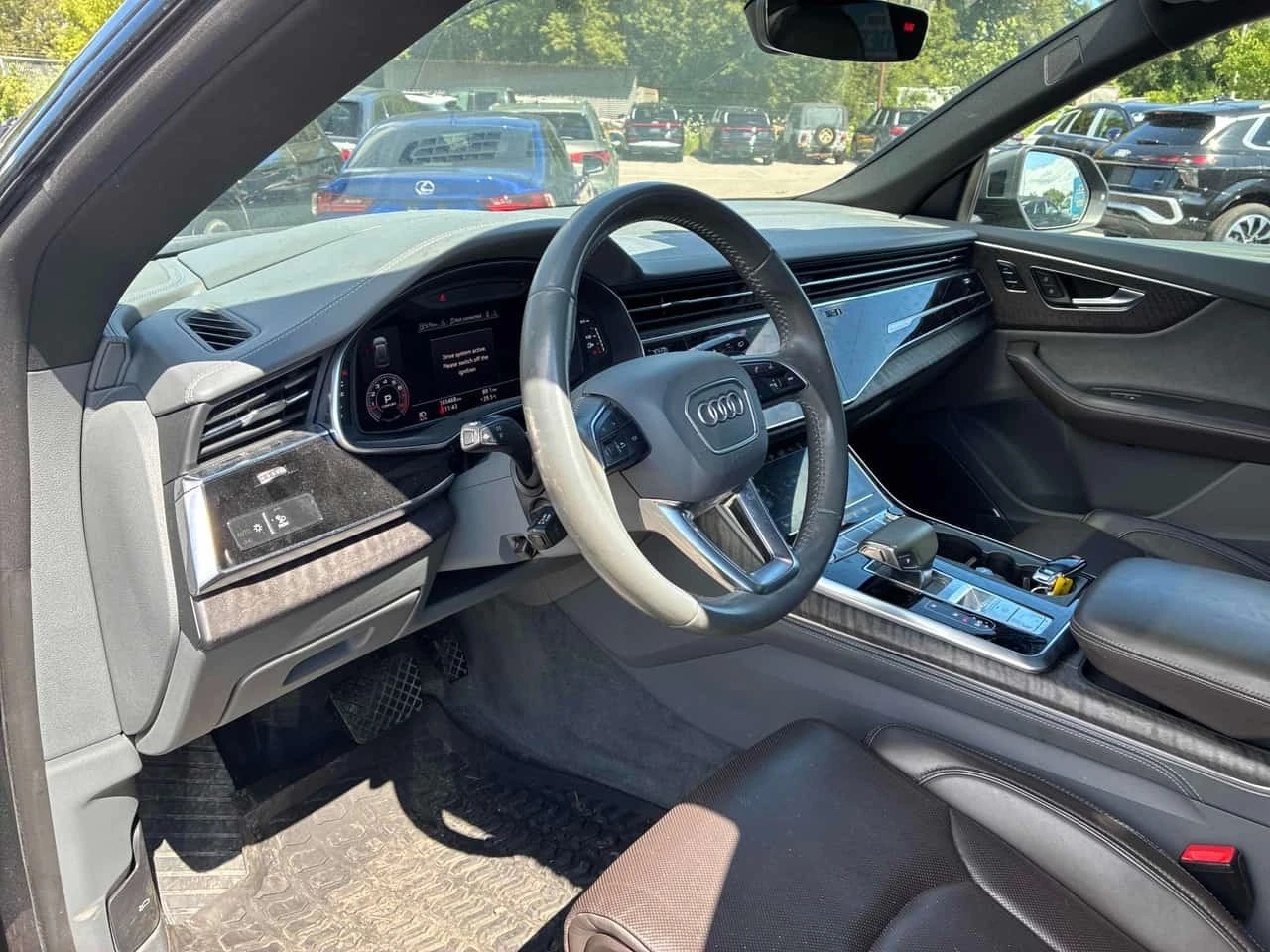 Audi Q8 * CARFAX * ДИСТРОНИК * ОБДУХВАНЕ * ХЕД-ЪП * ПАНО, снимка 7 - Автомобили и джипове - 55751754
