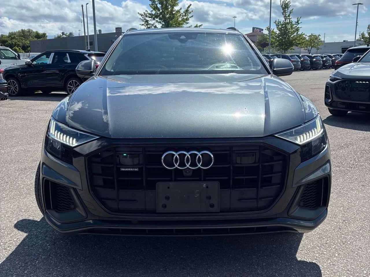 Audi Q8 * CARFAX * ДИСТРОНИК * ОБДУХВАНЕ * ХЕД-ЪП * ПАНО, снимка 5 - Автомобили и джипове - 55751754