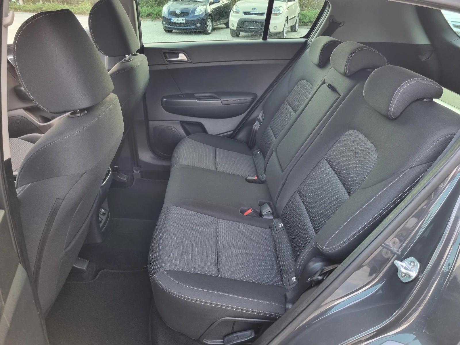 Kia Sportage 1.6CRDi- 6 СКОРОСТИ= 2019г., снимка 11 - Автомобили и джипове - 55824433