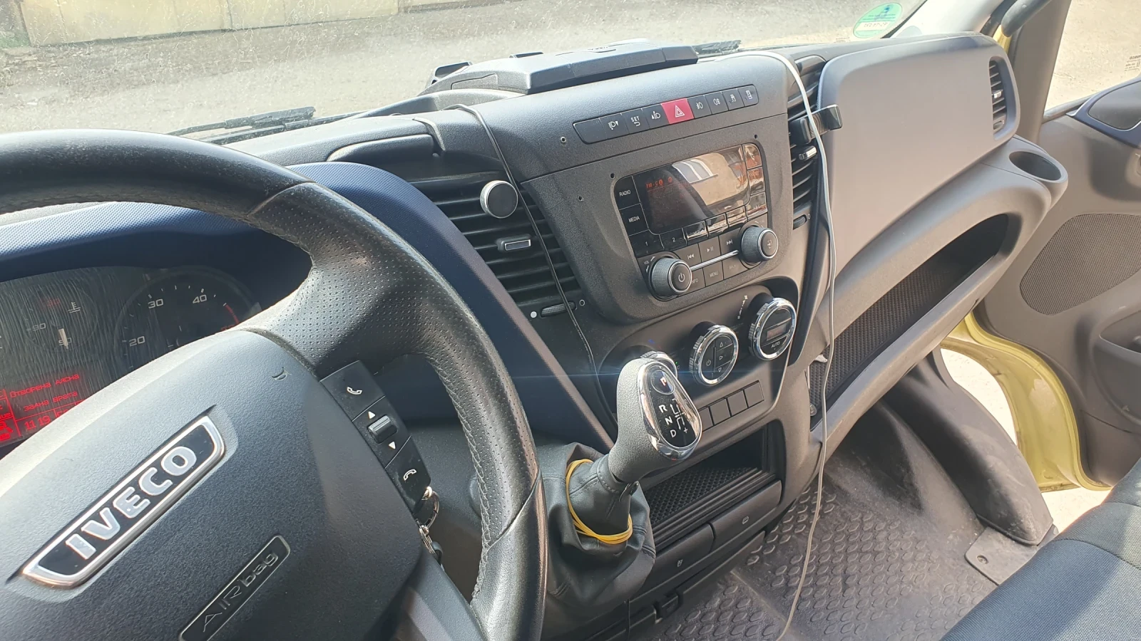 Iveco Daily, снимка 13 - Бусове и автобуси - 55461820
