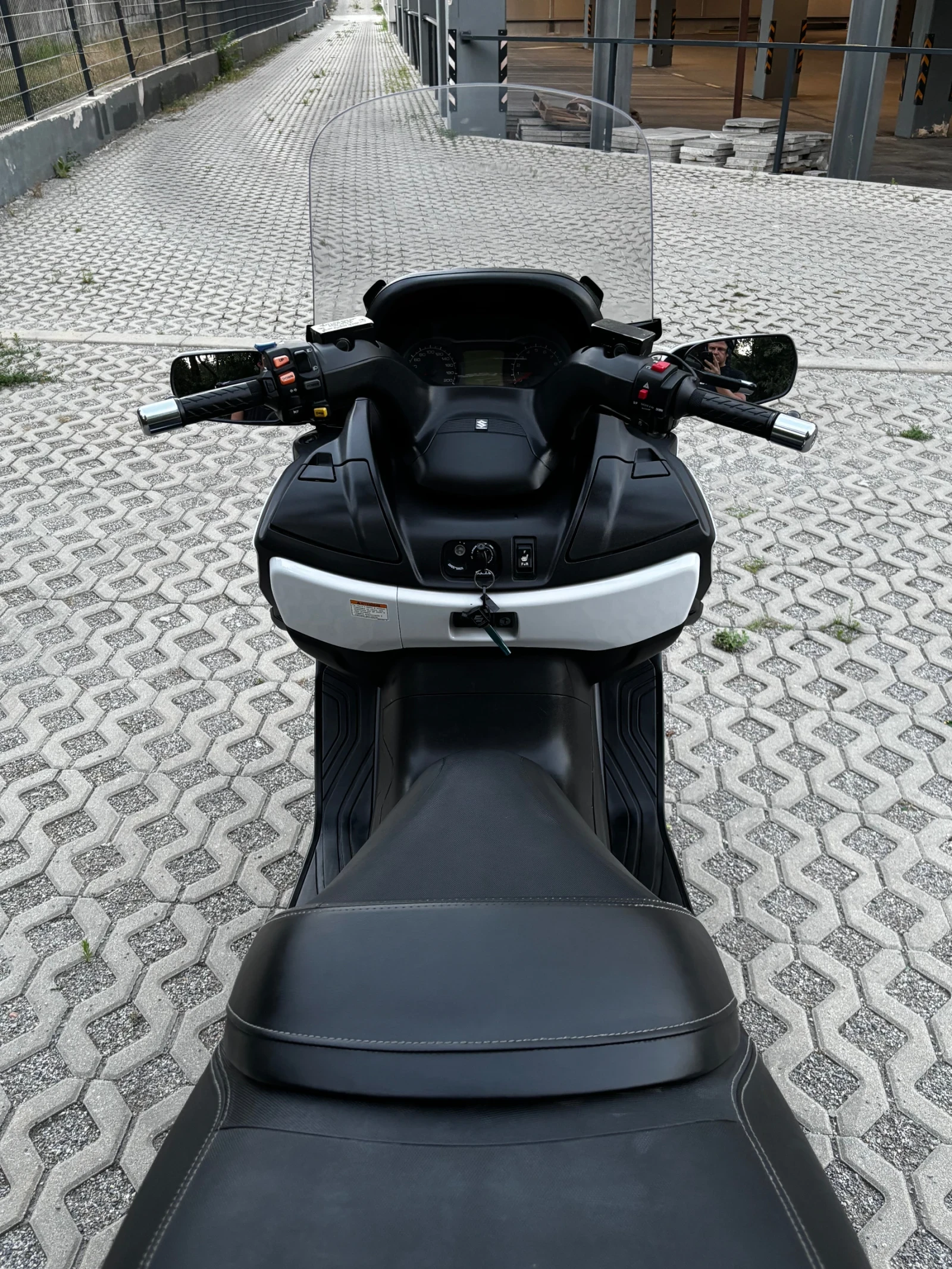 Suzuki Burgman 650* Executive* ABS* Лизинг* Доставка* Обслужване*, снимка 7 - Мотоциклети и мототехника - 55652066