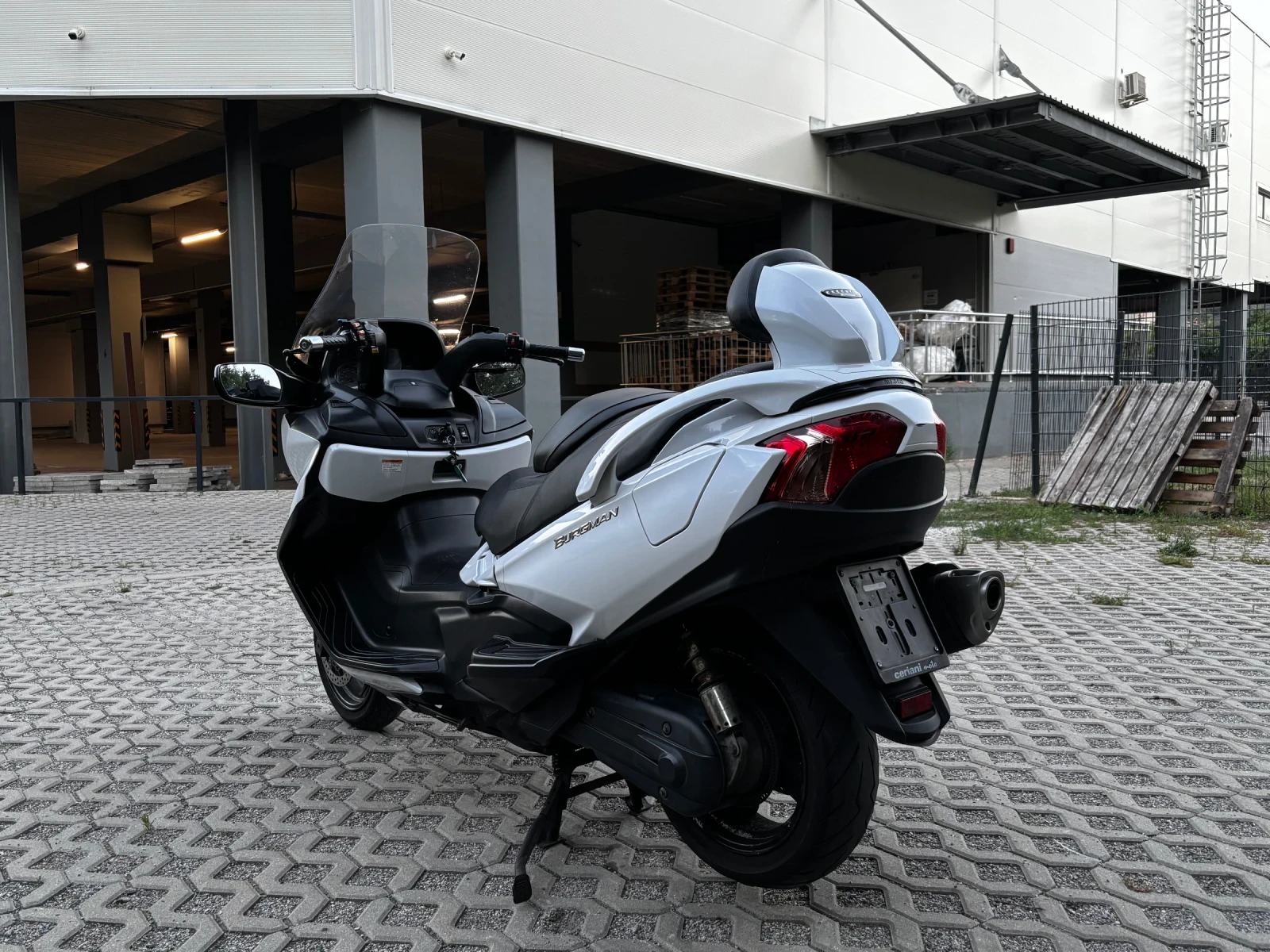 Suzuki Burgman 650* Executive* ABS* Лизинг* Доставка* Обслужване*, снимка 4 - Мотоциклети и мототехника - 55652066