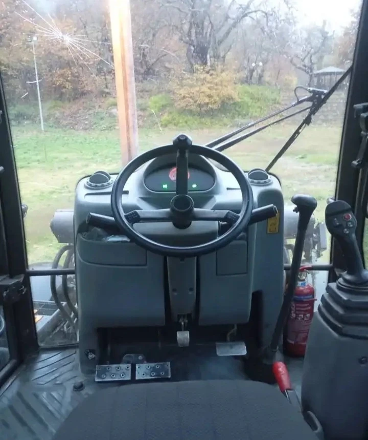 Багер Volvo BL71, снимка 8 - Индустриална техника - 54342399