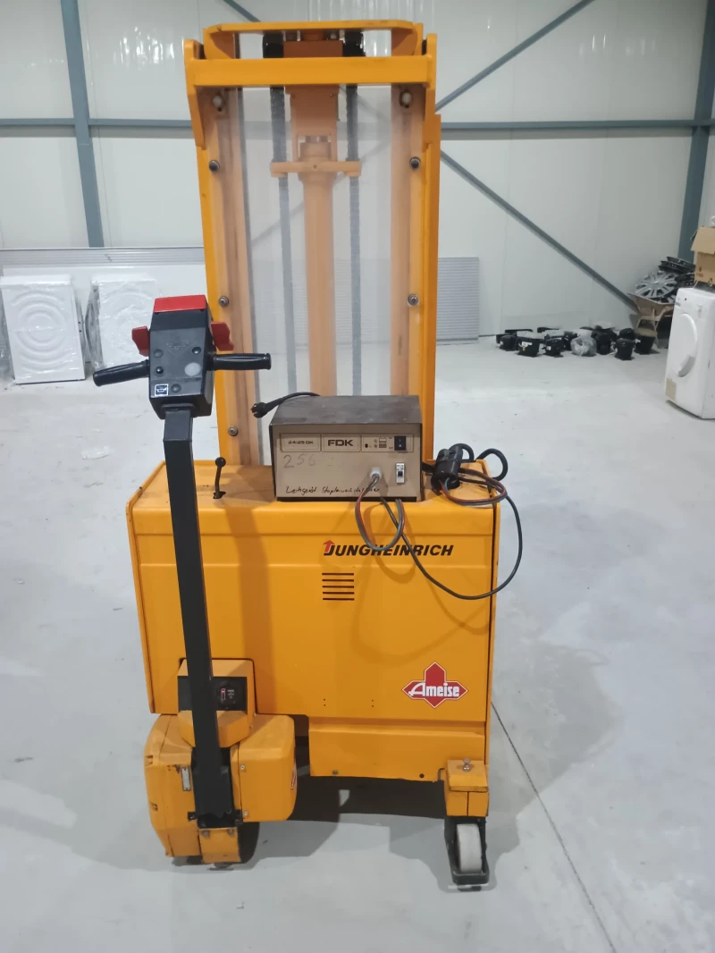 Електрокар Jungheinrich, снимка 3 - Индустриална техника - 52428046