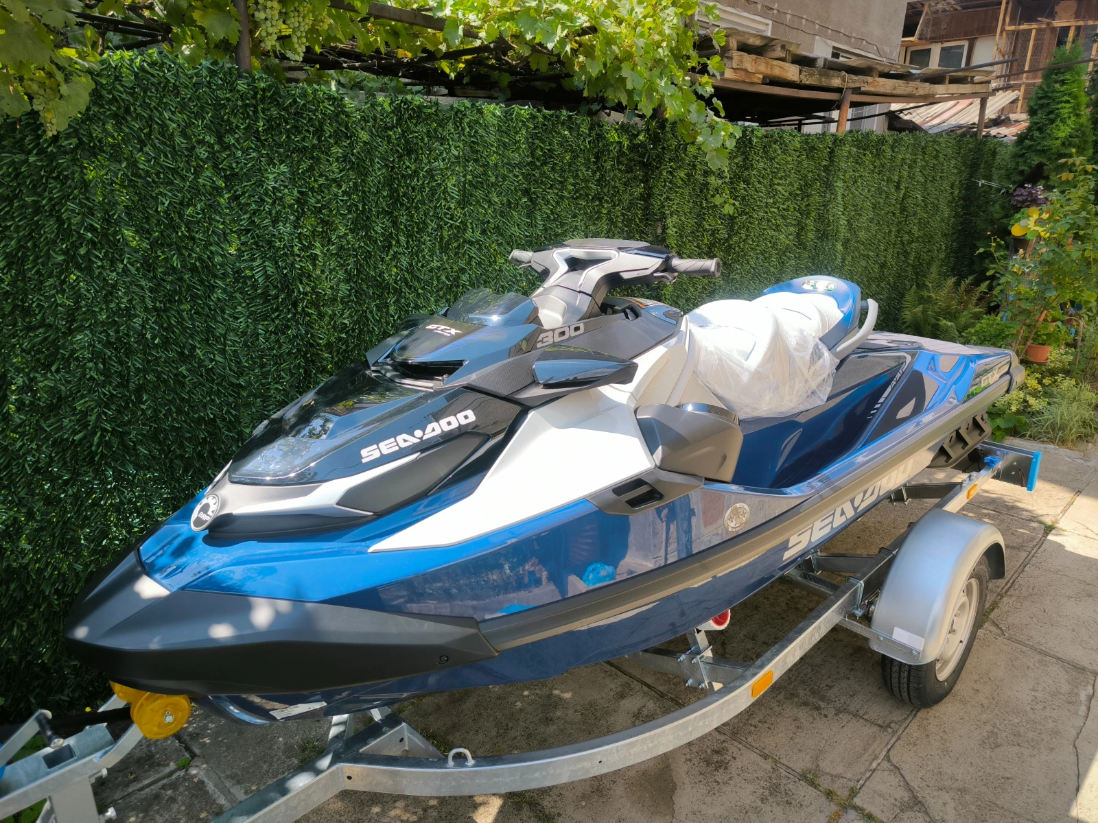 Джет Bombardier Sea Doo GTX 300 LIMITED Чисто нов, музика дигитално табло - изображение 2