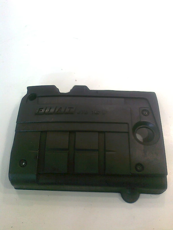 капак двигател декоративен за Фиат Стило 1.9 16v