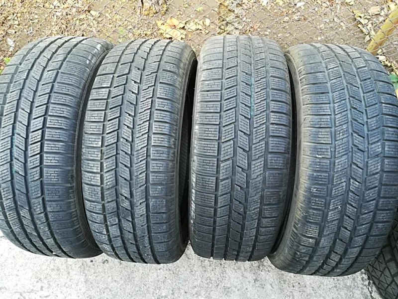 Гуми Зимни 235/60R18, снимка 2 - Гуми и джанти - 22852241