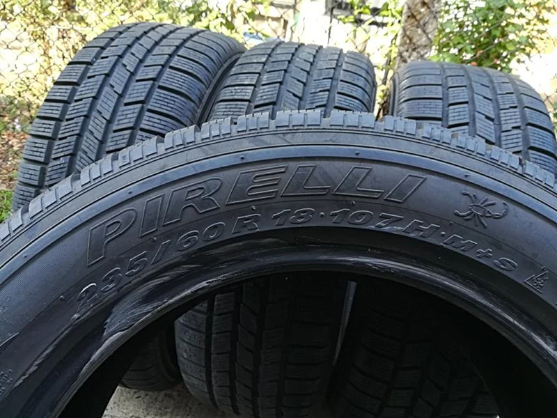 Гуми Зимни 235/60R18, снимка 5 - Гуми и джанти - 22852241