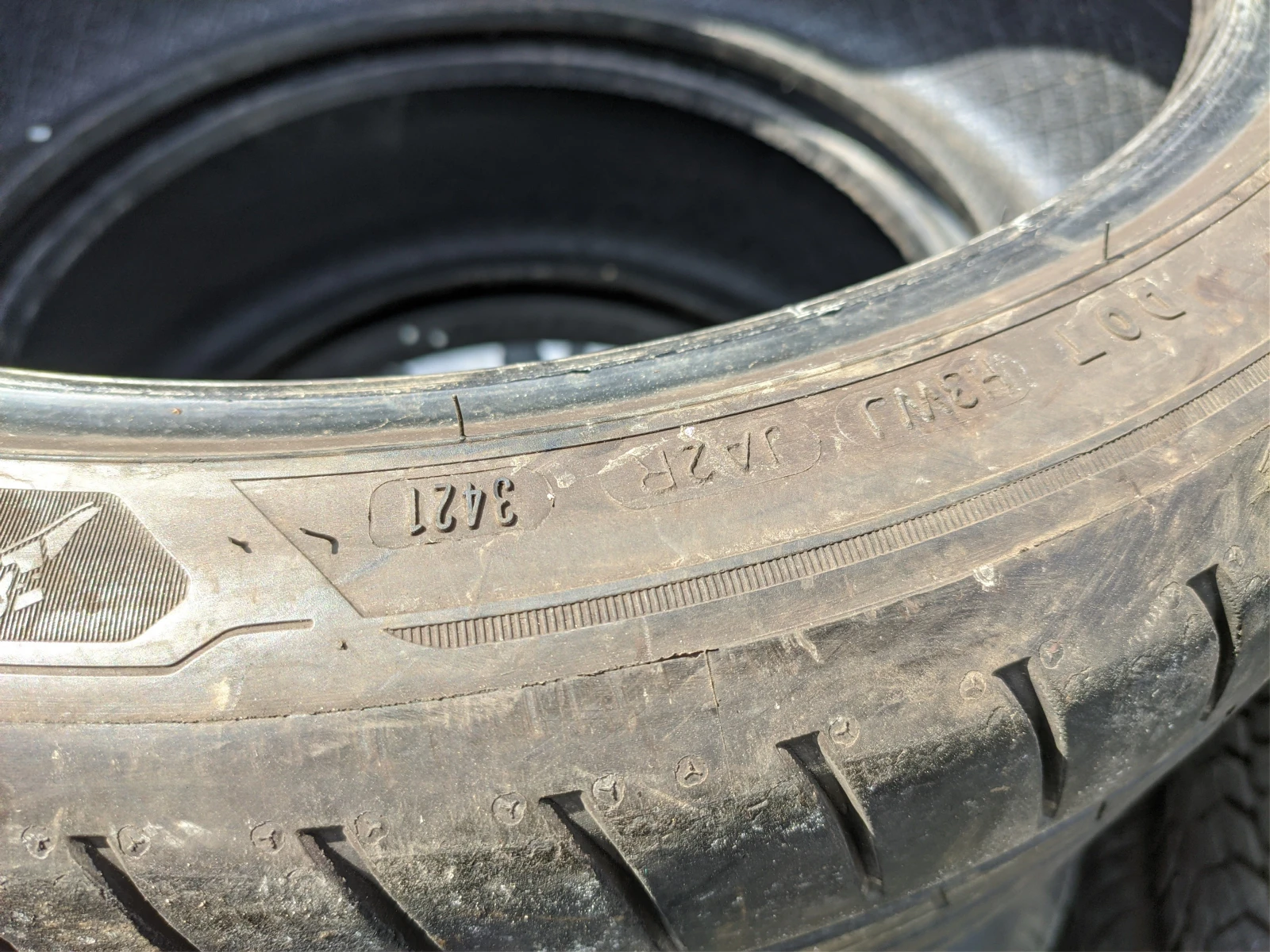 Гуми Летни 215/40R18, снимка 5 - Гуми и джанти - 55581436