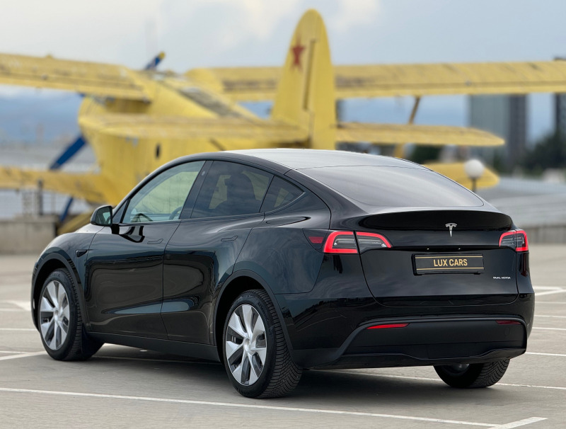 Tesla Model Y - Налична - Long range - Термо помпа - Europe -, снимка 4 - Автомобили и джипове - 46337531