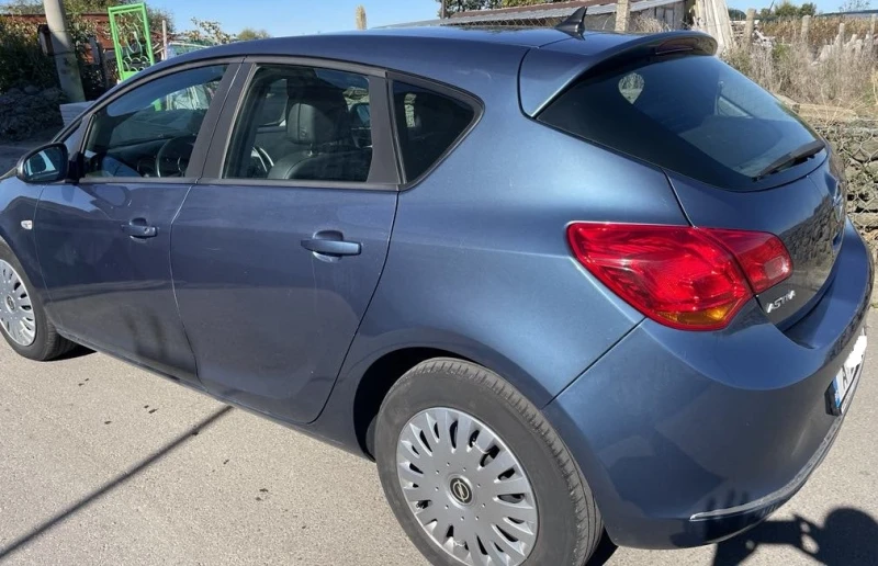 Opel Astra 1.4, снимка 3 - Автомобили и джипове - 47903999