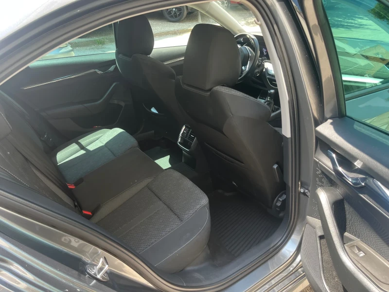 Skoda Octavia Style plus 1.5 TFS Гаранция, снимка 7 - Автомобили и джипове - 52312449