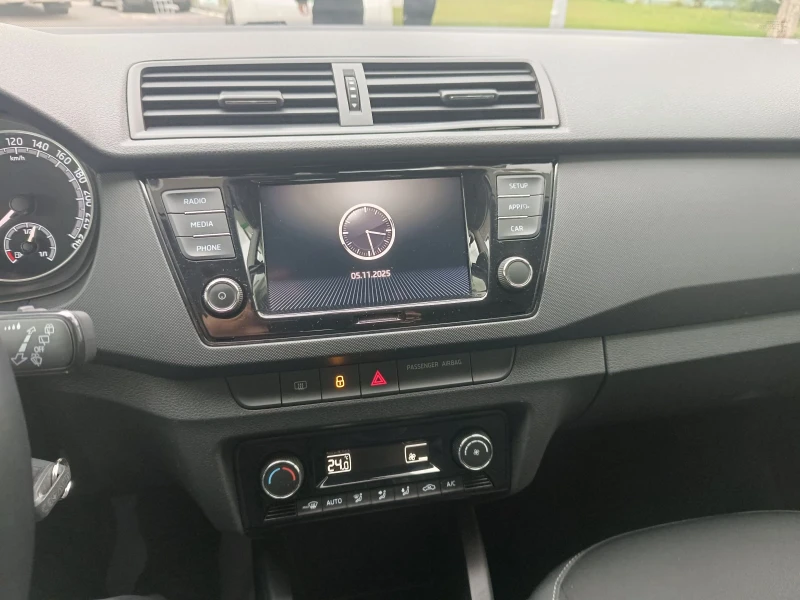 Skoda Fabia 71.000 km., снимка 10 - Автомобили и джипове - 52315151