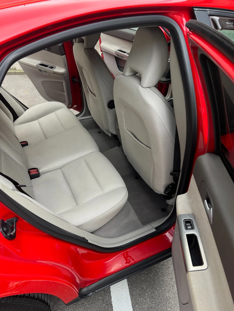 Volvo S40 II, снимка 13 - Автомобили и джипове - 52540636