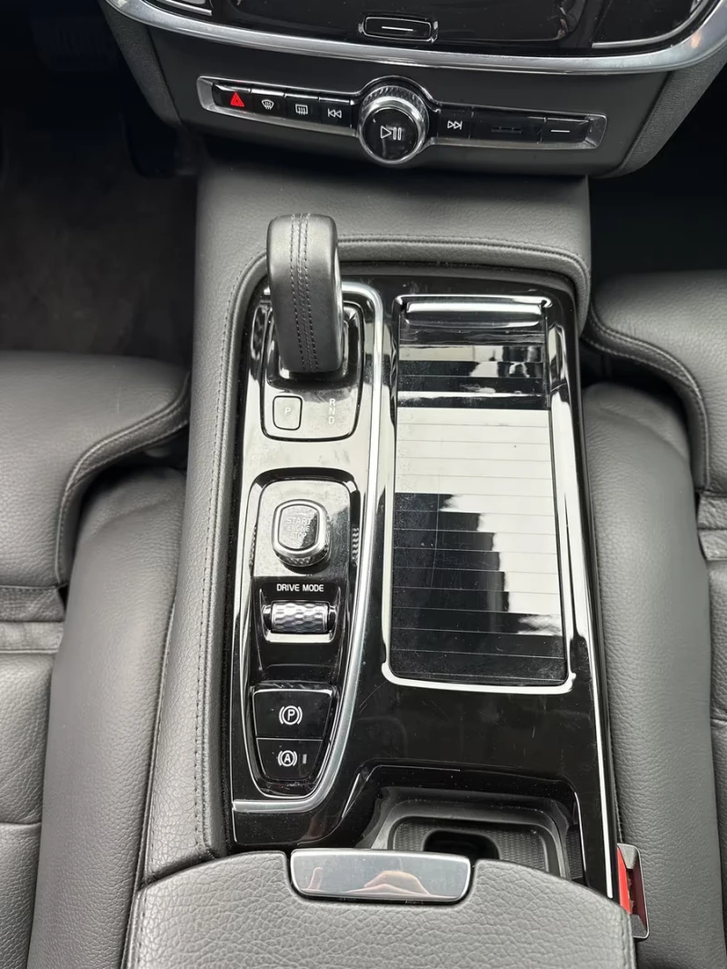 Volvo V90 T6/241HP/4X4/R-DESIGN/NAVI/HUD/CAM/H&K/874v, снимка 11 - Автомобили и джипове - 53235308