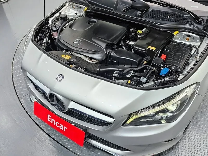 Mercedes-Benz CLA 2.5, снимка 6 - Автомобили и джипове - 54287743