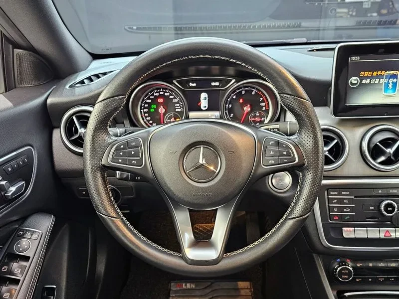 Mercedes-Benz CLA 2.5, снимка 13 - Автомобили и джипове - 54287743