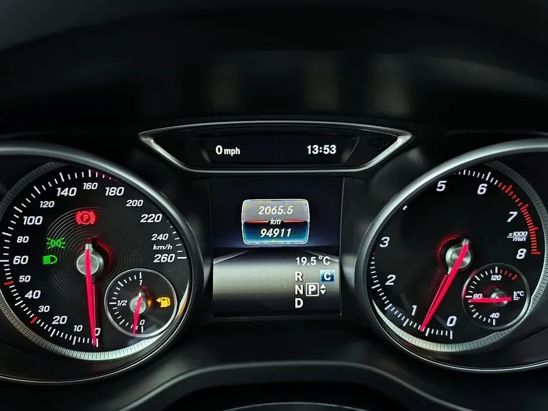 Mercedes-Benz CLA 2.5, снимка 8 - Автомобили и джипове - 54287743