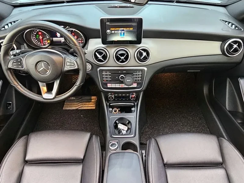 Mercedes-Benz CLA 2.5, снимка 7 - Автомобили и джипове - 54287743