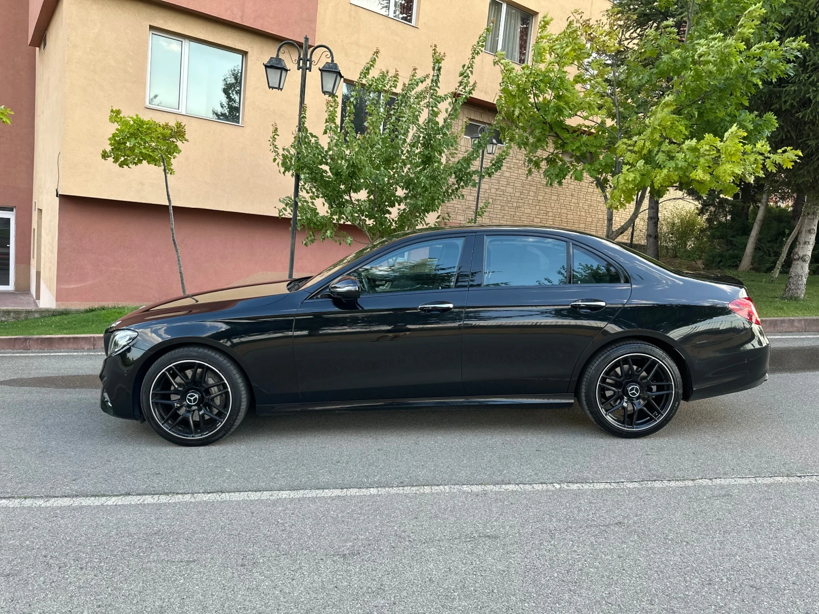 Mercedes-Benz E 350 AМG NIGHT PACK* DISTRONIC* BURMESTER* 360*  - изображение 3