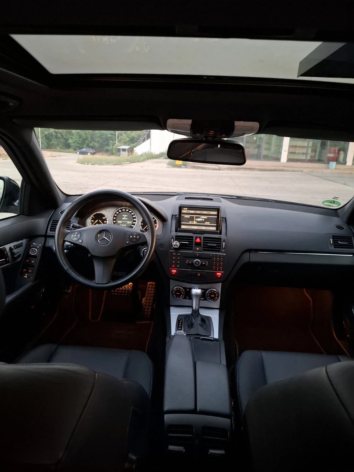 Mercedes-Benz C 320 V6 Facelift AMG пакет, Harman Kardon, Avantgarde! | Mobile.bg — изображение 11