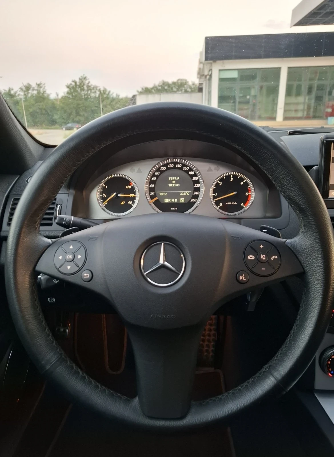 Mercedes-Benz C 320 V6 Facelift AMG пакет, Harman Kardon, Avantgarde! | Mobile.bg — изображение 12