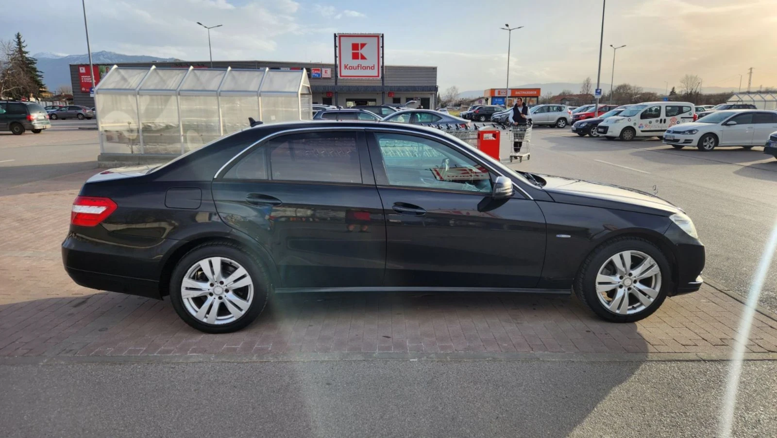 Mercedes-Benz E 200  - изображение 5