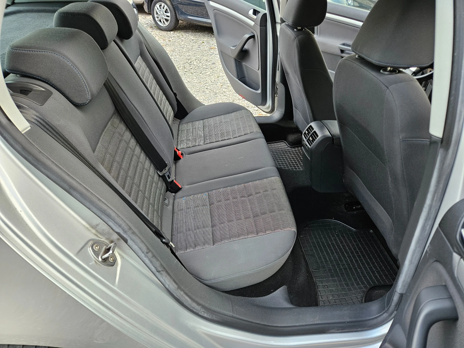 VW Golf 1.4 бензин 80кс - изображение 9