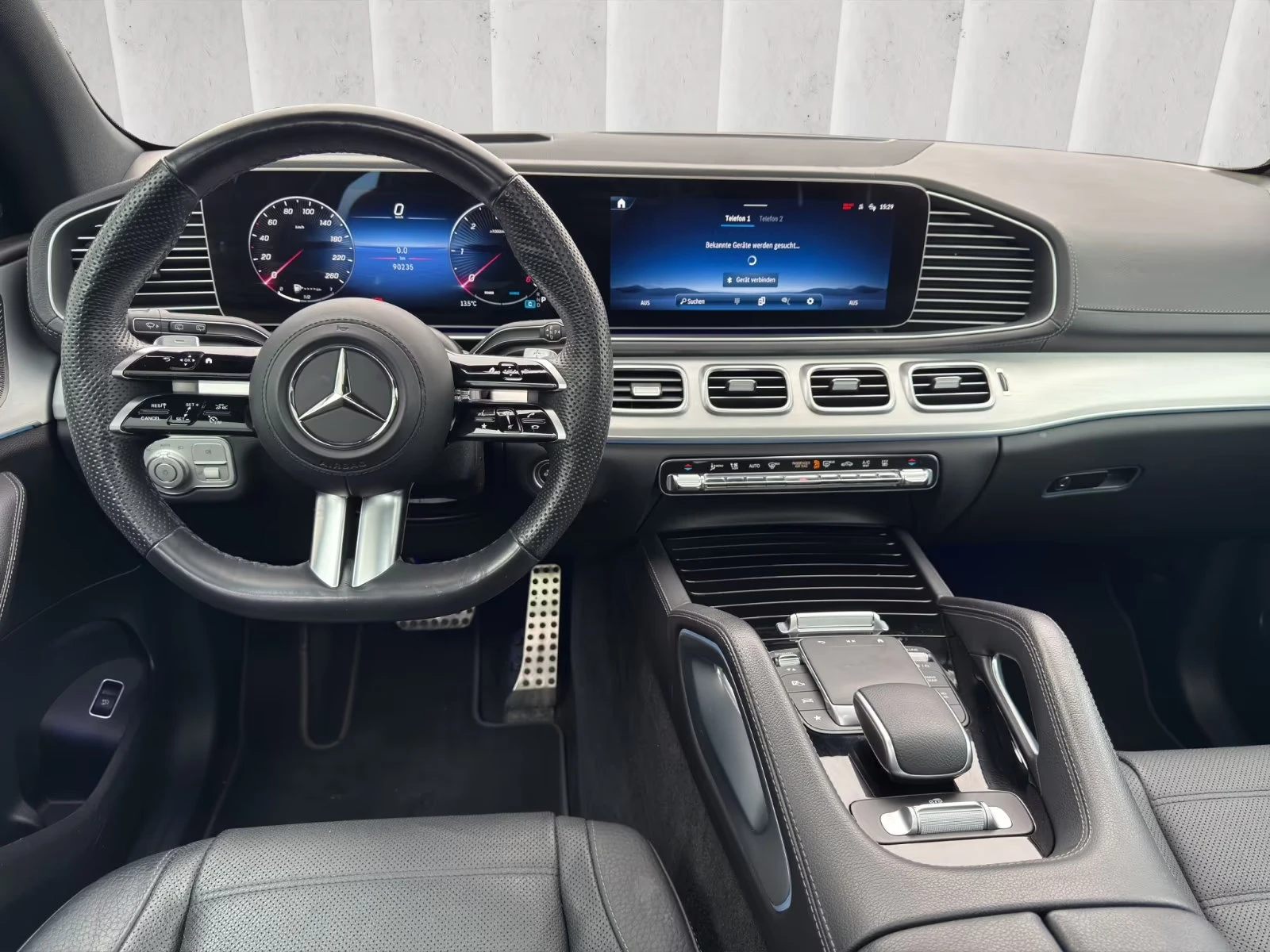 Mercedes-Benz GLS 450 4MATIC/367HP/AMG/PANO/7S/MASSAGE/BURM/HUD/567g | Mobile.bg   11