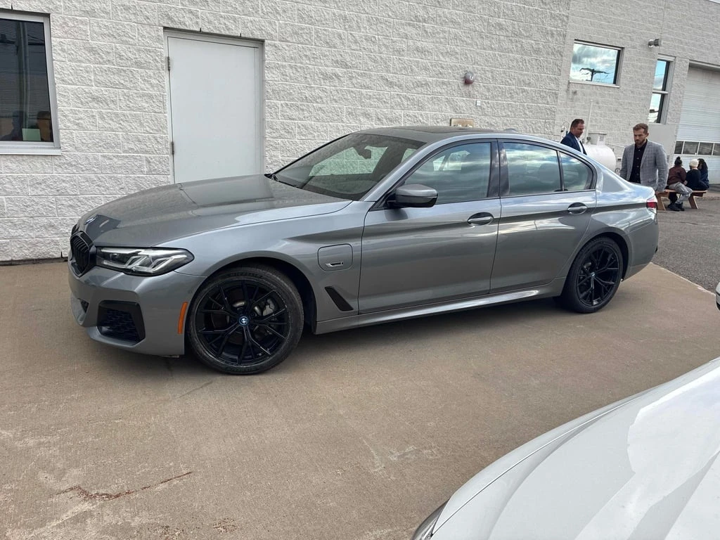 BMW 530E * xDrive * CARFAX *    | Mobile.bg   2
