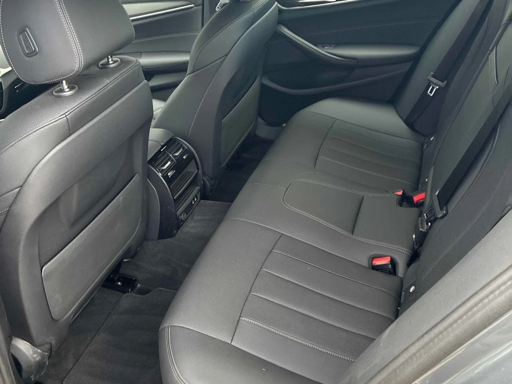 BMW 530E * xDrive * CARFAX *    | Mobile.bg   14