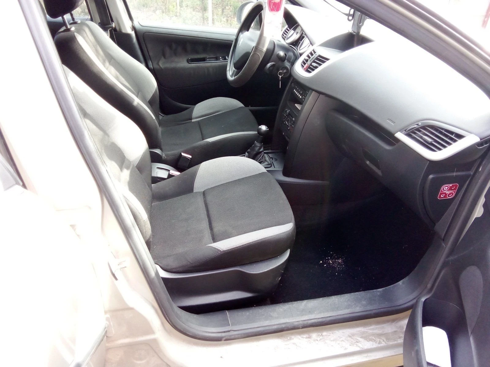 Peugeot 207 SW - изображение 7