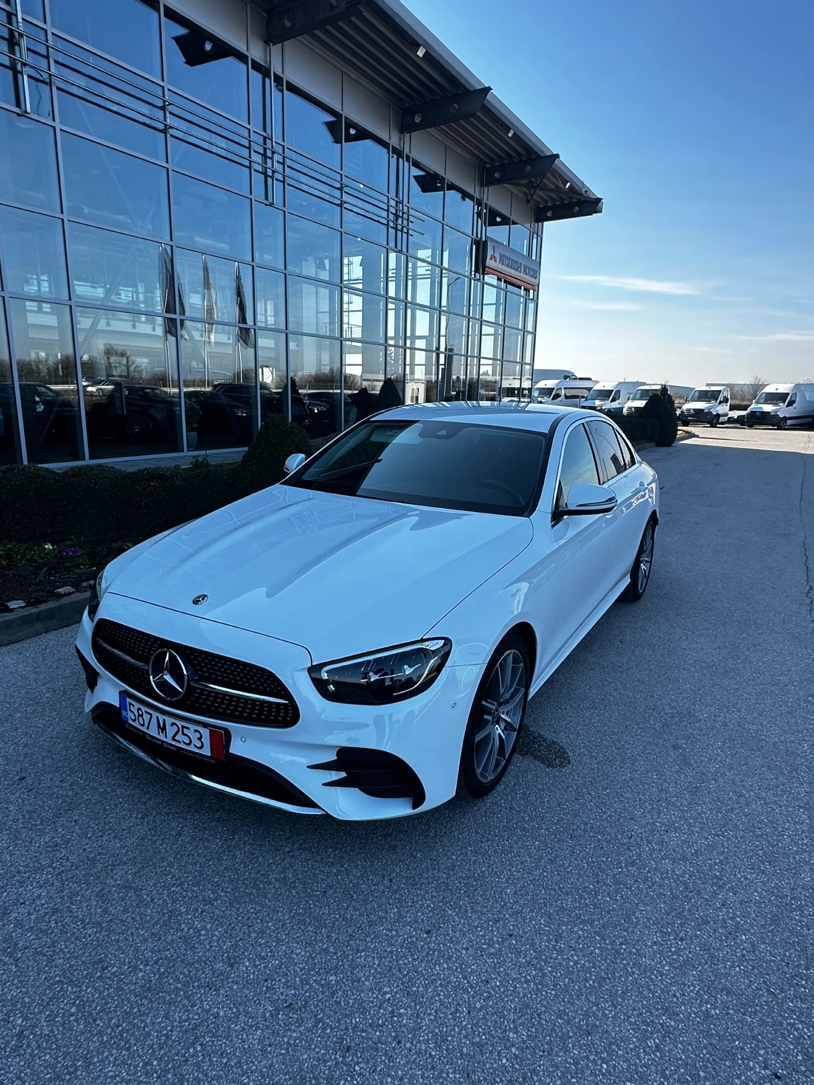 Mercedes-Benz E 220  50 хил, КМ - AMG pack.