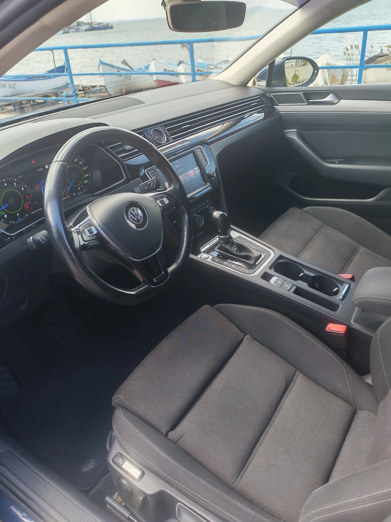 VW Passat Passat B8, 4Motion, 239ps, снимка 10 - Автомобили и джипове - 54140944